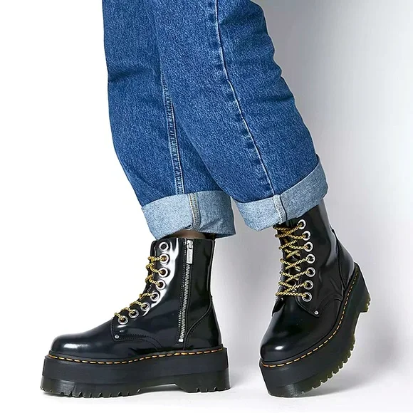 Dr Martens - JADON MAX 8 UK4 23㎝ Jadon Max Boot Distressed Leather Platforms in Fondant Pink